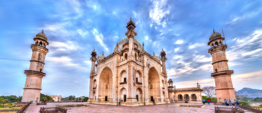 A beautiful image of Bibi Ka Maqbara captured from backside.